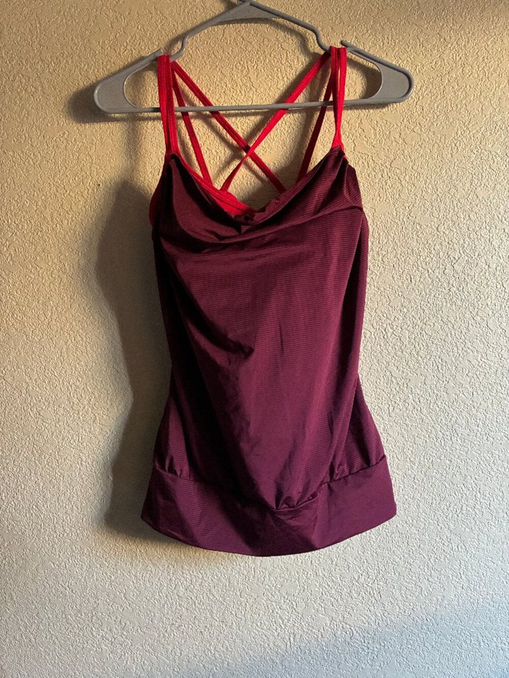 Lucy Burgundy Strappy Back Athletic Tank Top Women’s Workout Yoga S